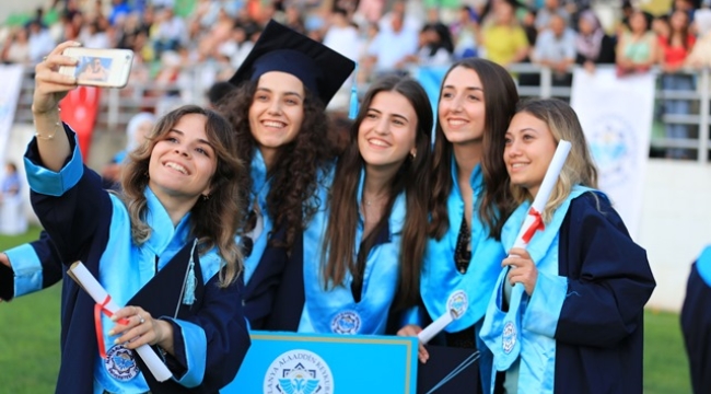 ALKÜ'DE MEZUNİYET HEYECANI YAŞANACAK 