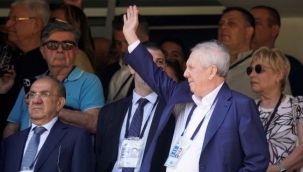 Aziz Yıldırım'dan sert tepki: Kongreyi terk etti