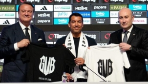 Beşiktaş, Giovanni van Bronckhorst ile sözleşme imzaladı