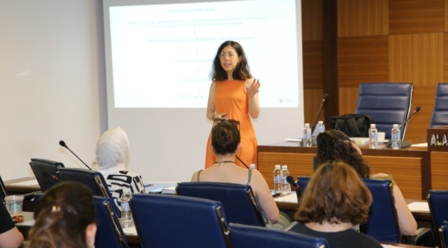 KADIN GİRİŞİMCİLERE DİJİTAL PAZARLAMA ANLATILDI