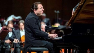 Piyanist Fazıl Say 7. Antalya Akra Caz Festivali'nde sahne aldı