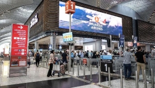 Sabiha Gökçen'de yolcu ve uçuş rekoru