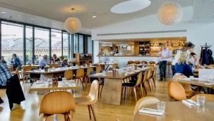 Kimse gitmeyince parayla 'müşteri' işe aldılar: 'Restoranda otur, 1500 TL kazanıp ye iç'