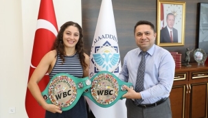 WBC BOKS ŞAMPİYONUNDAN REKTÖRE ZİYARET