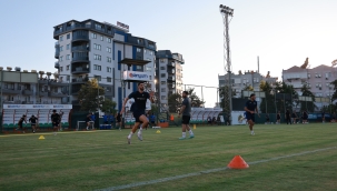 Başakşehir mesaisi başladı