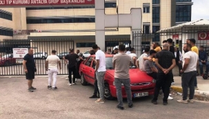 22 yaşındaki motosikletli bariyerlere çarparak hayatını kaybetti