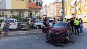  Afacan sürücü 3 aracı hurdaya çevirdi