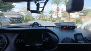  Alanya'da jandarmanın radar denetiminde ceza yağdı