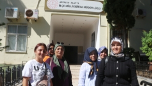 Alanya'da okul temizleyen kadınlar isyan etti! "Pisliği biz temizliyoruz, onlar sefasına çökecek"