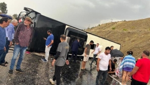 Antalya'da yolcu otobüsü devrildi: 10 yaralı