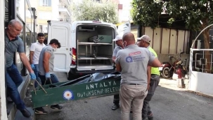 Aşçı çalıştığı mutfakta kanlar içerisinde bulundu