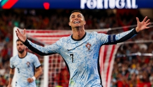 Cristiano Ronaldo, 900. golünü attı, futbol tarihine geçti