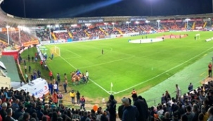 Cuma Kadıoğlu'ndan Alanyaspor taraftarına jest