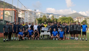 Fatih Tekke'ye kutlama 