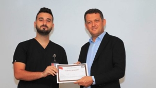 Fatih Ürkmezer, EAH çalışanlarını ödüllendirdi