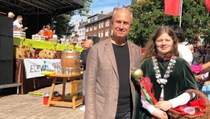 Osman Tarık Özçelik kraliçe ile bir araya geldi