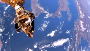 Uzayda büyük bir uydu gizemli şekilde parçalandı