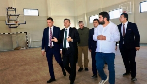 Vali Hulusi Şahin, Alanya'da yapımı süren okul inşaatlarını inceledi