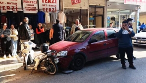 14 yaşındaki motosiklet sürücüsü 3 araca çarptı