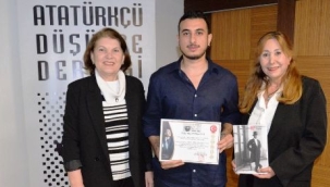 Alanya'da 'Atatürk ve Vatan Sevgisi'ni anlatıp ödülleri aldılar