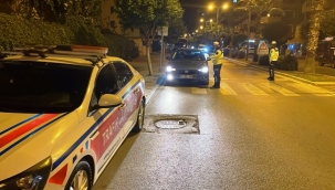 Alanya'da jandarma 19 aracı trafikten men etti