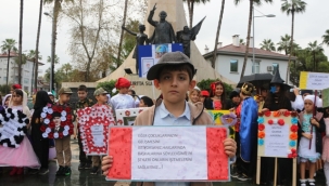 Alanya'da masal kahramanları çocukların sesi oldu