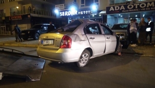 Alanya'da otomobil palmiye ağacına çarptı: 1 ölü, 3 yaralı