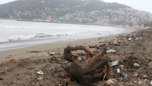 Alanya'da sağanak yağışın ardından deniz yine yüzümüze tükürdü