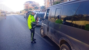 Alanya Emniyeti'nden sürücülere ceza yağdı