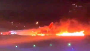 Antalya Havalimanı'na inişe geçen Rus yolcu uçağında yangın çıktı