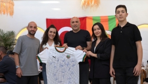 Corendon Alanyaspor, Senorita Çikolatı'nın konuğu oldu