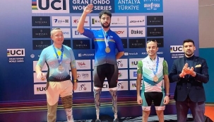 Corendon Alanyasporlu bisikletçi Fırat Uğur, Antalya'da birinci oldu