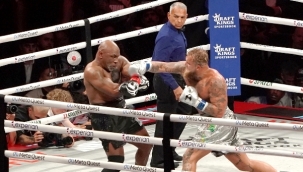 Jake Paul, Mike Tyson'ı mağlup etti