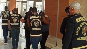 Kendilerini Cumhurbaşkanı danışmanı diye tanıtıp 1 milyon TL dolandırdılar