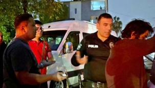 Müezzin ve cemaati camiye sokmayan eli bıçaklı şahıs tutuklandı