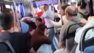 Otobüs içinde 'yan bakma' kavgası