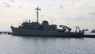 TCG Çeşme ikmal için Alanya'ya demirledi