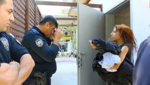 Tuvalette çığlıklarıyla polisi alarma geçirdi, kapıyı açınca 'sizleri seviyorum' dedi