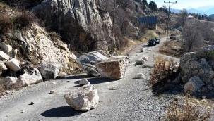 Alanya'da heyelan meydana geldi! Yol ulaşıma kapandı