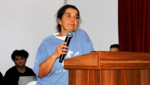 Alanya'da heykeltıraşlar öğrencilerle sanat konuştu