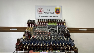 Alanya'da jandarmanın operasyonunda 1 milyon TL'lik kaçak alkol ve tütün ele geçirildi