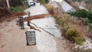 Alanya'da yol çöktü! Bölgede ulaşım durdu