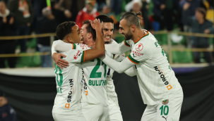 Alanyaspor, Amed'i 3 golle geçip turu geçti