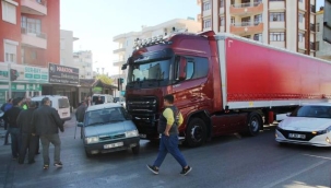 Babasının kaza yaptığını öğrenen oğlu paniğe kapılıp yayaya çarptı