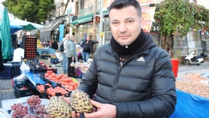Cuma Pazarı'nda satılan çerimoya tezgahın kralı oldu  