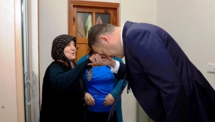 Fatih Ürkmezer'den ilçede yaşayan 2 aileye ziyaret