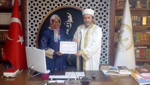 Fildişi Sahilleri vatandaşı kadın Alanya'da Müslüman oldu