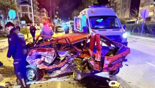 Gazipaşa'da hurdaya dönen araçtan fırlayan sürücü öldü