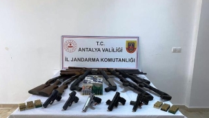 Ruhsatsız silah operasyonunda 12 tüfek ele geçirildi
