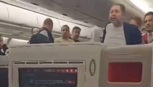 Ünlü iş insanı uçakta olay çıkardı: Milyar dolarlık adamım, Türkiye'yi satın alırım